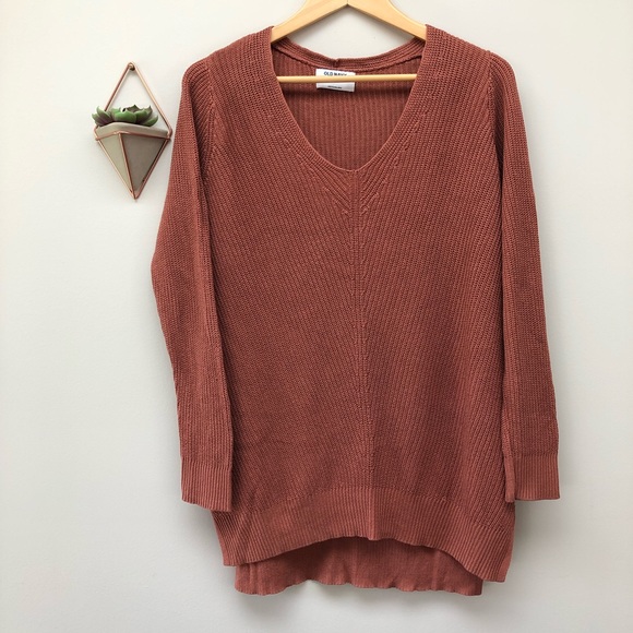 Old Navy Sweaters - 🌷3/$15 Old Navy Rust Knit Sweater size Medium